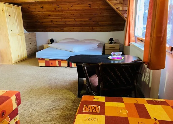 Pod Kaštany Casa de hóspedes